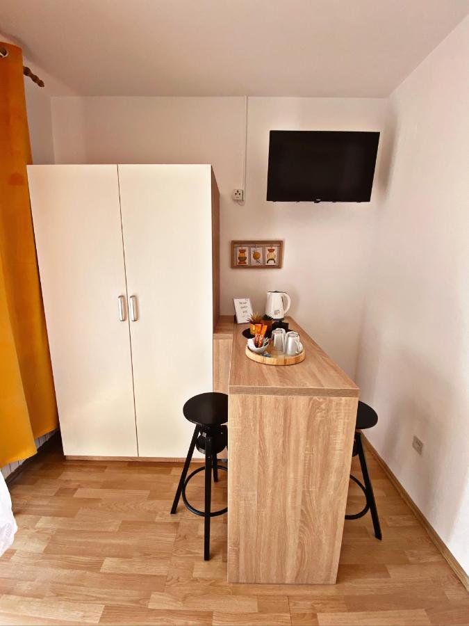 The Manzoni Family 5 Hotel Punat Eksteriør billede